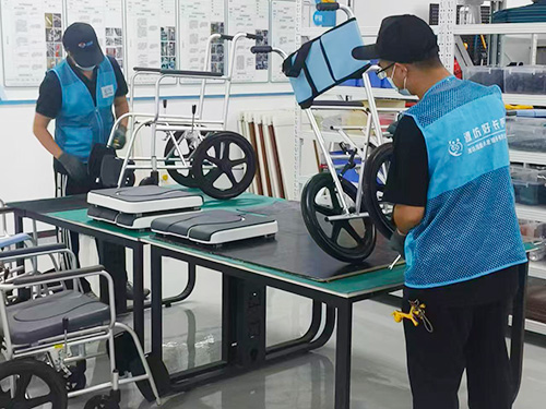 内蒙古项目公司工作人员组装辅助器具